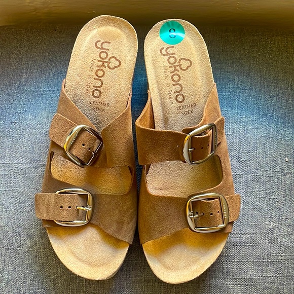 Brown suede wedge sandals. Yokono. - Picture 1 of 3